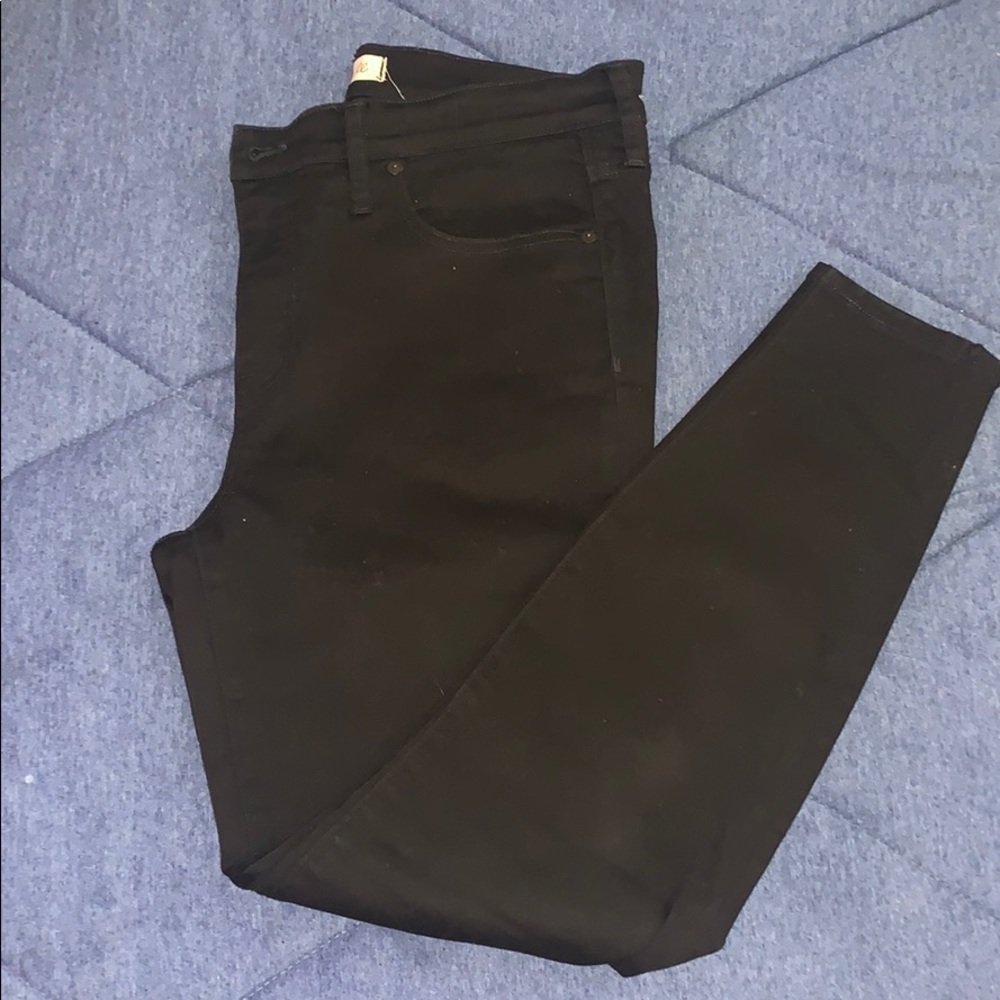 9" Mid-Rise Skinny Jeans